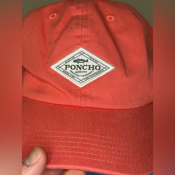 Poncho Coral Cap - Picture 1 of 3